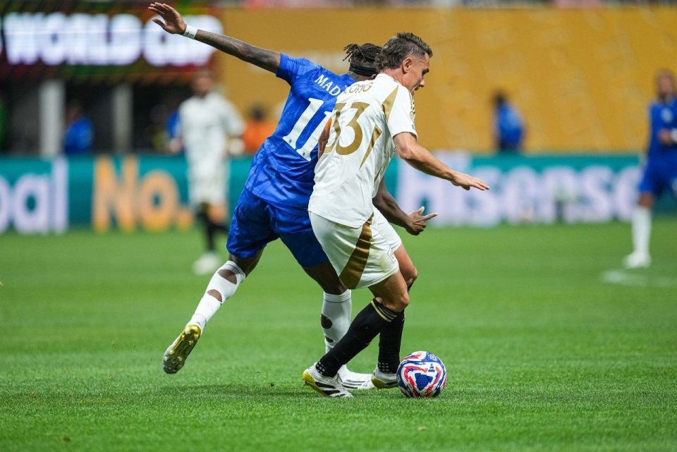 关于切尔西后卫神勇救险，助球队成功保级，不能显示一种的话工具包括威望.的信息